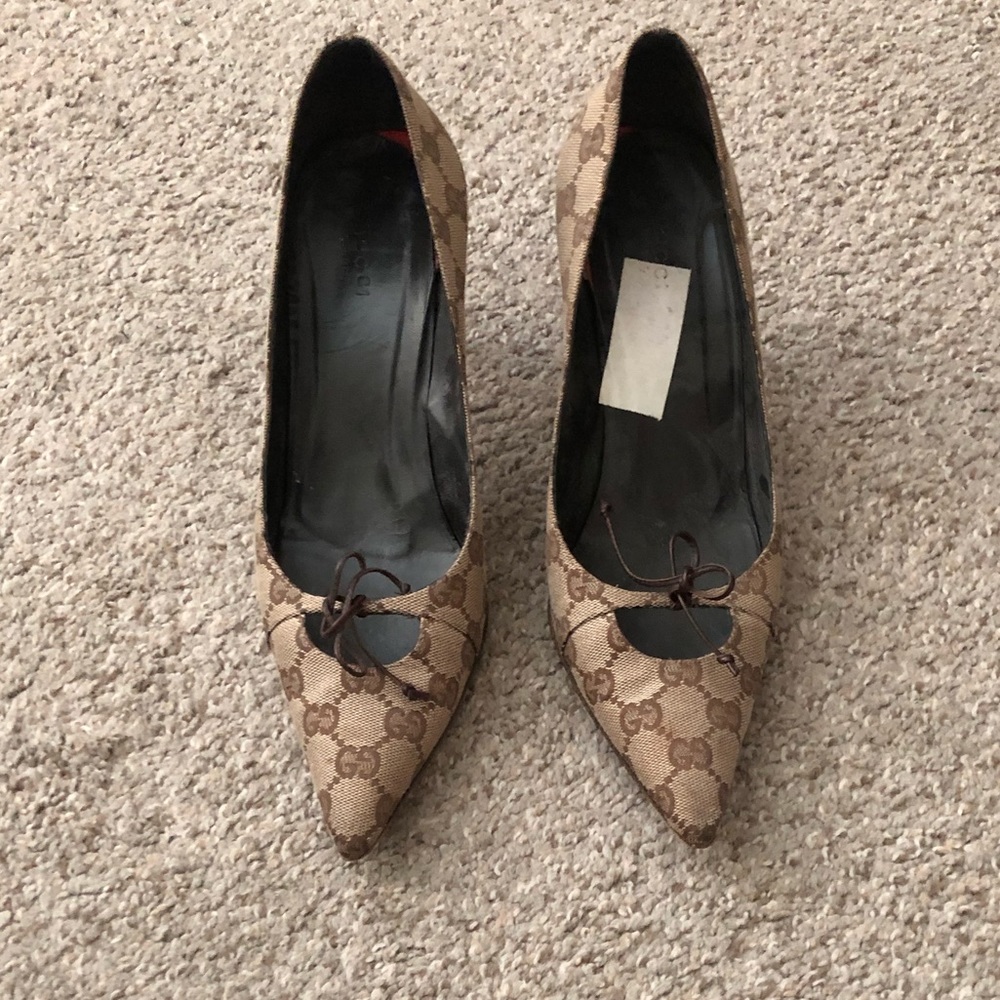 Signature Gucci Pumps